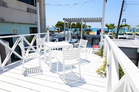 Araha Beach House  Ocean View & Beach Front