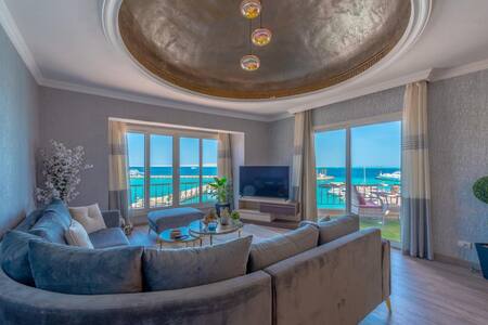 Marina apartment Sea view