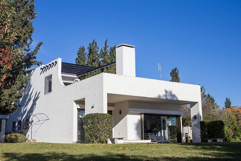 Grand Sea Front villa (direct access to the sea)