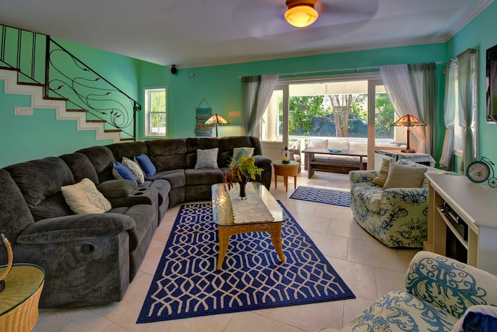 Mahalo House Near The Surf - Barbade