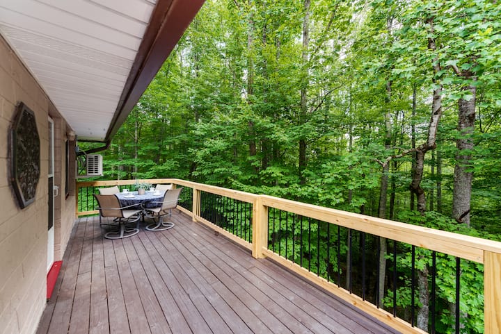 Sep Special, No Steps No 4wd Needed Boone Cond #1 - Blowing Rock, NC