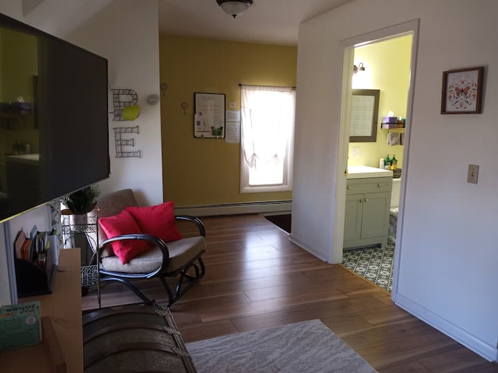 Cozy Lakeview Apartment - 핑거 레이크스