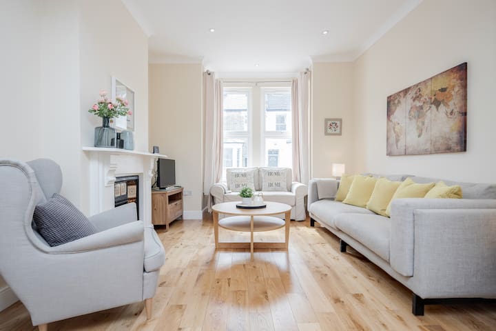 Spacious and charming dwelling with free wifi