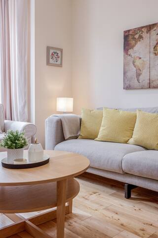 Spacious and charming dwelling with free wifi gallery image 2