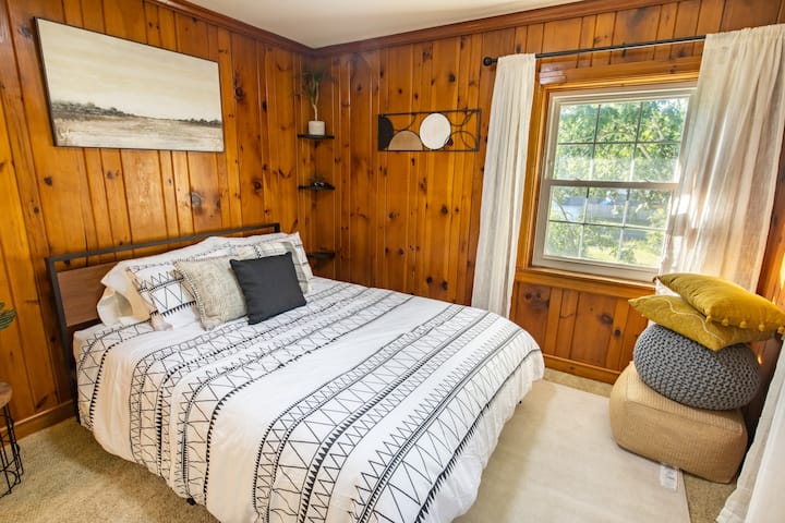 Nadie conoce la piedra del río.
Nunca arrancado de su casa.