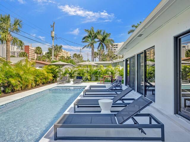 Terra Mar Island Walk to Beach 3/3 heated pool spa gallery image 2