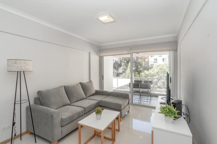 Recoleta! Sunny 2 Bedroom Apartment With Balcony! - Buenos Aires