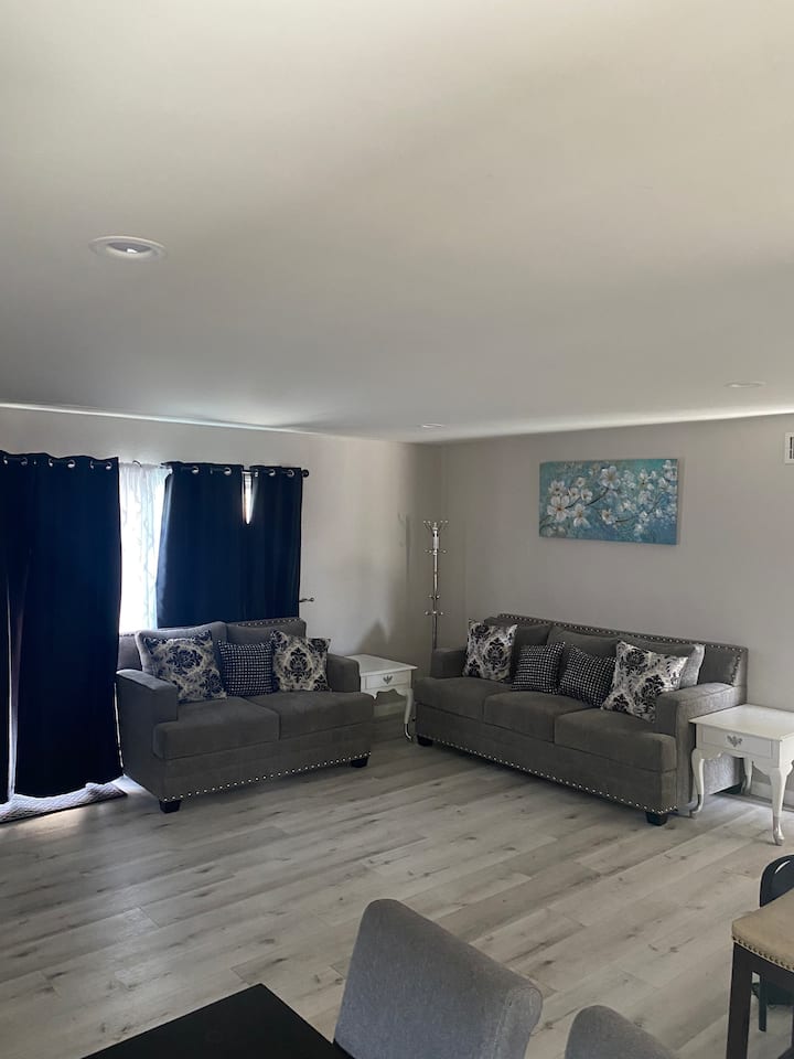 La Casa Gris - Chula Vista