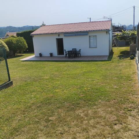 Anuncio de Airbnb popular: THE LITTLE HOUSE OF THE BRIDGE en Vilagarcía De Arousa
