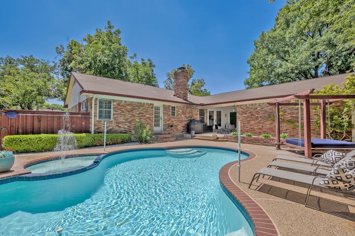 Cheerful 3-bed + Hot Tub; Wonderful Memories here! gallery image 3