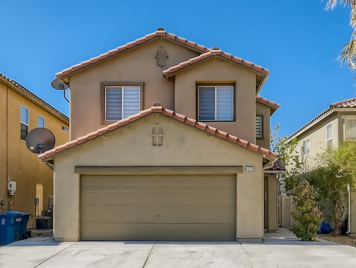 Nellis Air Force Base Vacation Rentals & Homes Nevada, United States