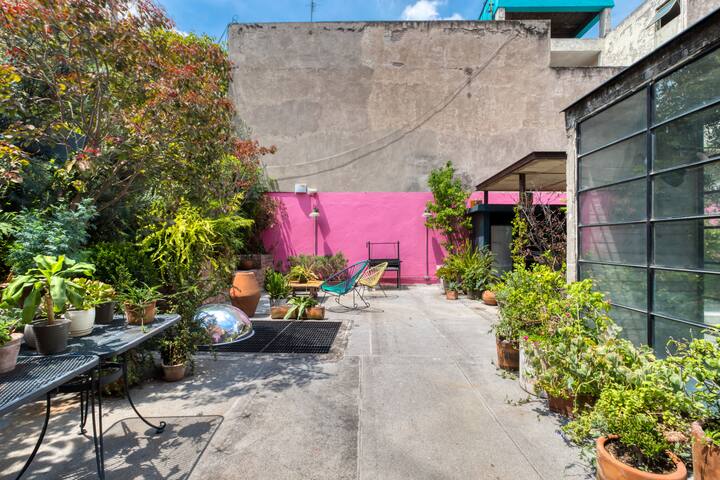 Mr. W | Urban Retreat: Stylish 3BR in Mexico City gallery image 3