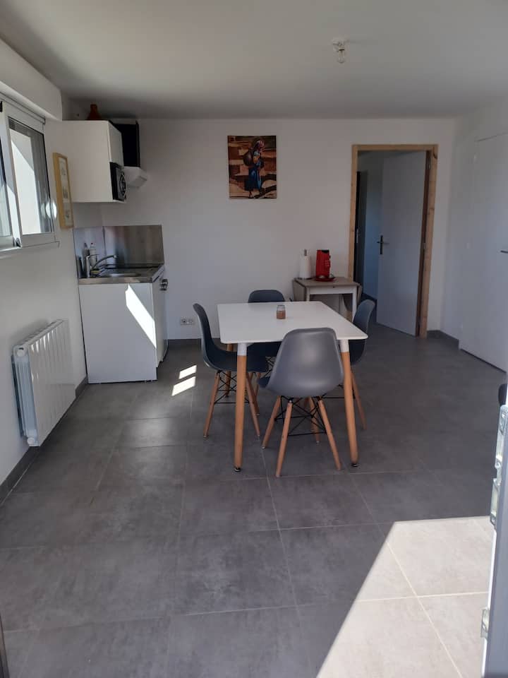 Briec,logement à Quelques Kilomètres De Quimper - Cast