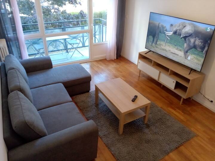 Apartment 10 minutes' walk from the train station Apartments for Rent