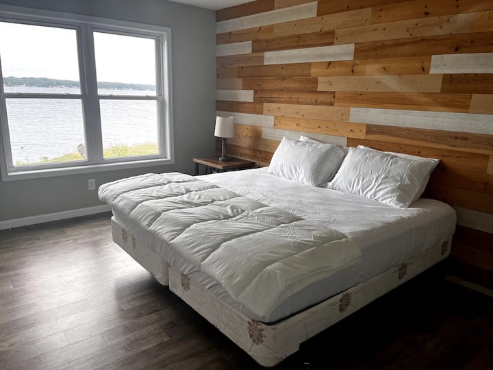 Dormitorio principal con vistas al lago