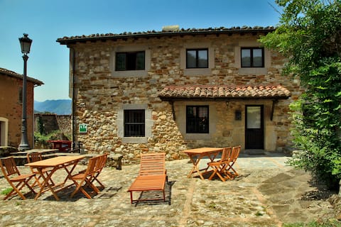 Country house with suites with a jacuzzi and great views