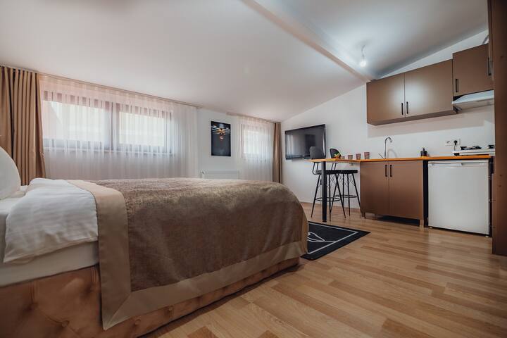 BIG GROUPS- 5BR 5BATH AT TAKSİM ( CİTY CENTER ) gallery image 3