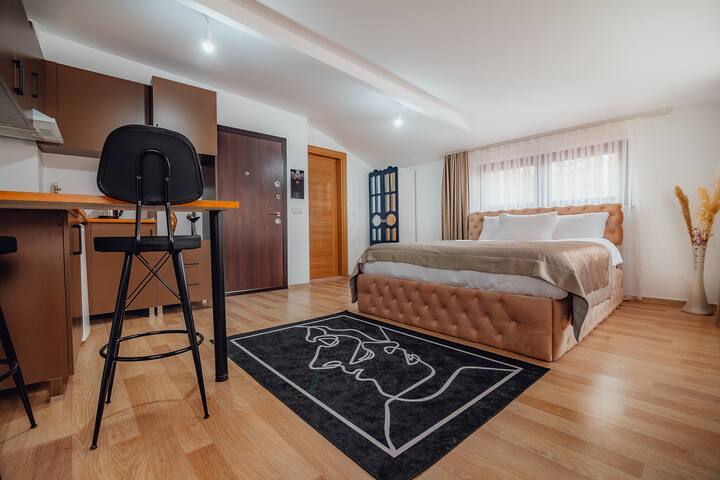 BIG GROUPS- 5BR 5BATH AT TAKSİM ( CİTY CENTER ) gallery image 5