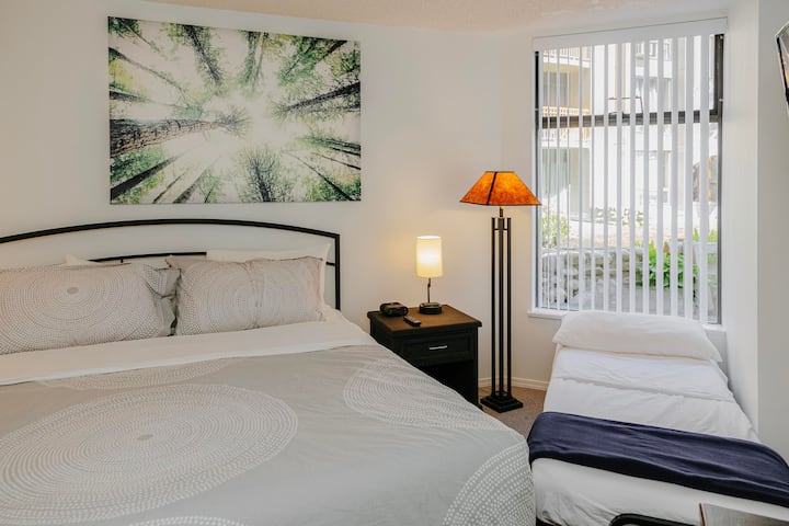 There is room for a fold-out bed for larger families. The fold-out bed can be found in the bedroom cupboard.