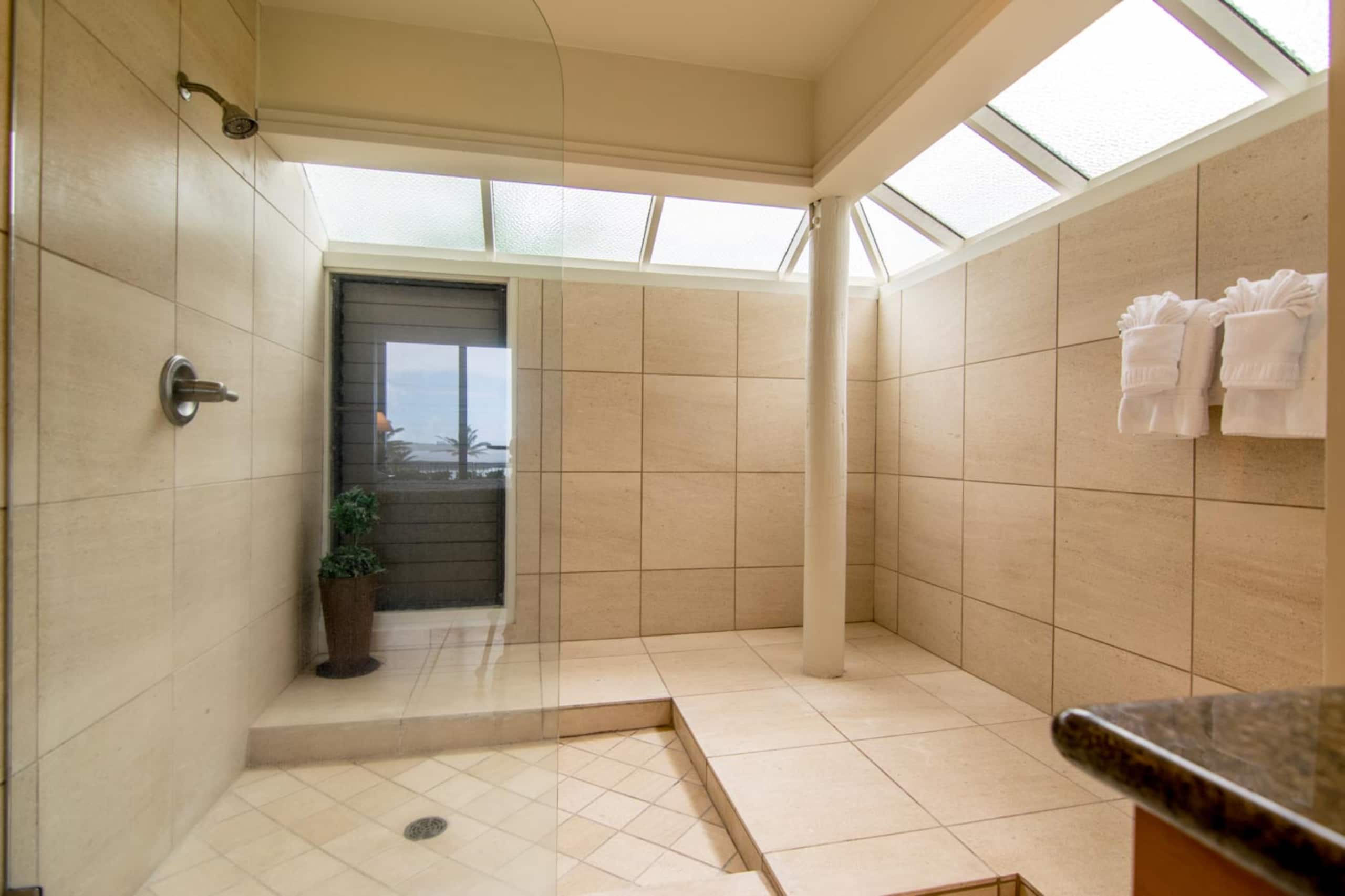 Kapalua Bay Villas 19G2 Gold Oceanfront 2BD/3BA - Image 17