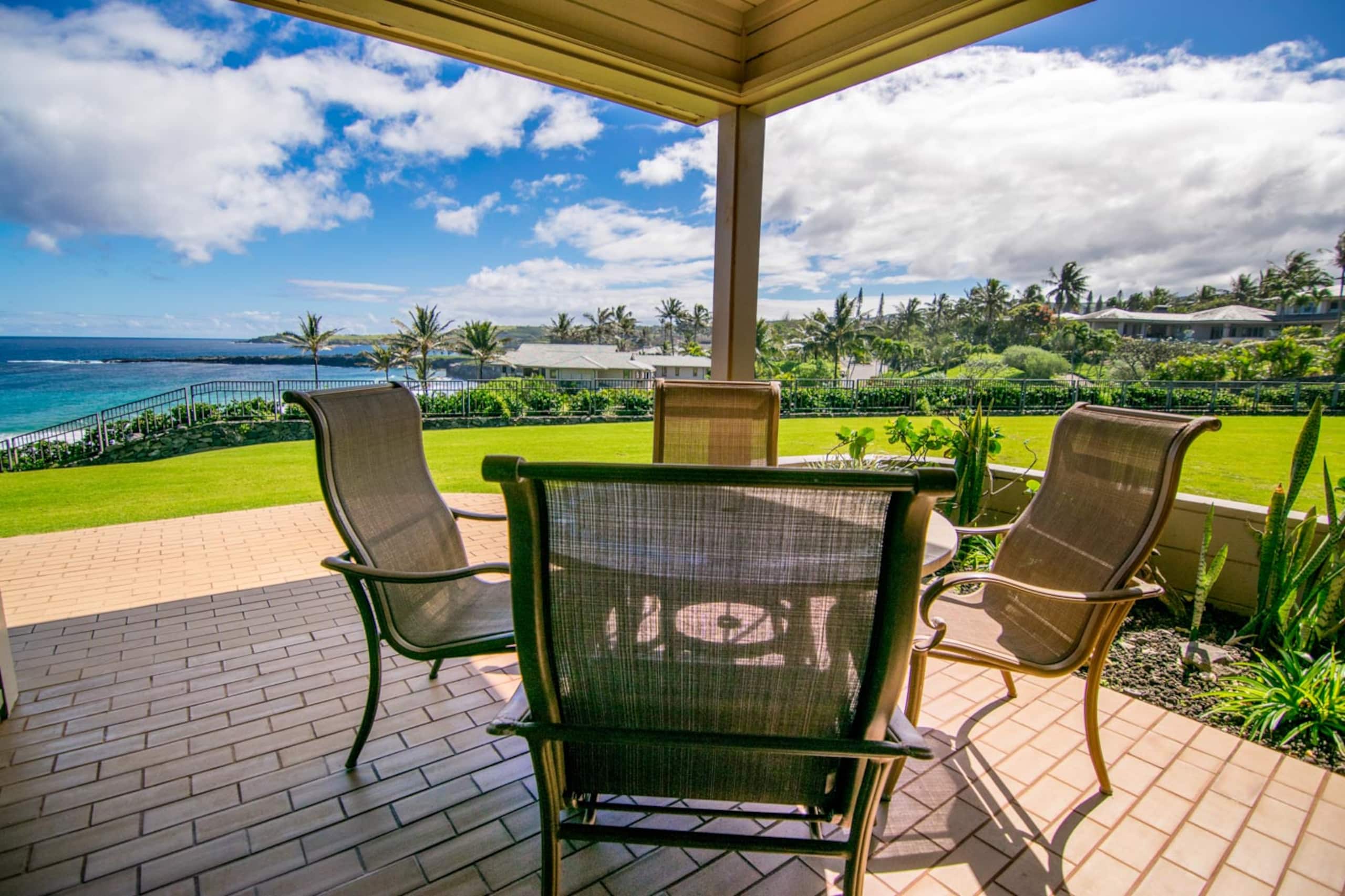 Kapalua Bay Villas 19G2 Gold Oceanfront 2BD/3BA - Image 1