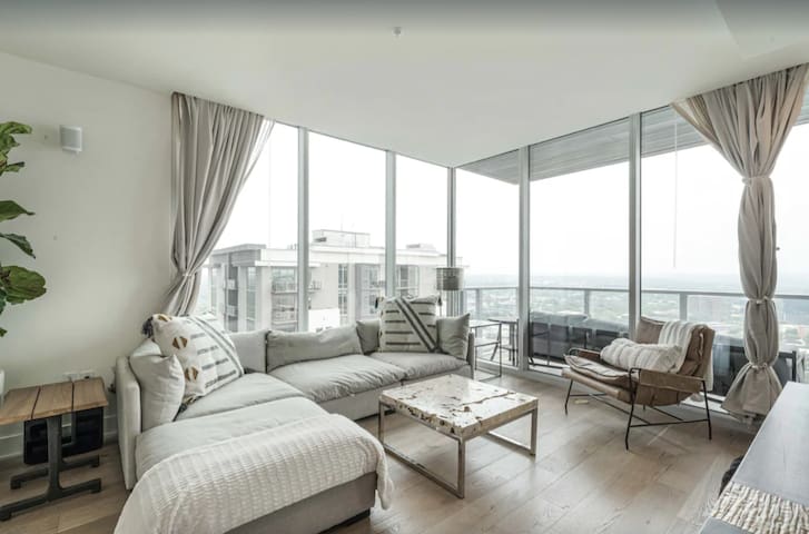 Exclusive Rainey Street Penthouse downtown Austin!