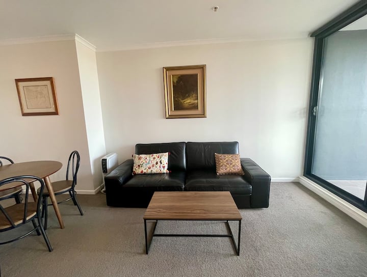 Sky High@ Surry Hills 1 Bdrm / Walk To The City - Hyde Park Barracks, Sydney