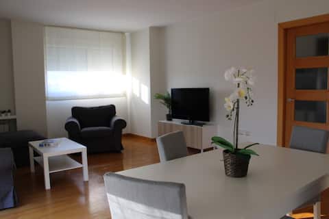Spacious and bright 4 bedroom apartment with parking