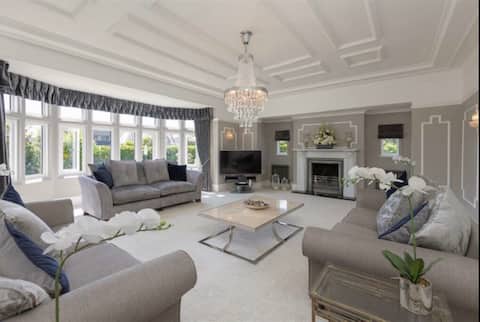 Stunning spacious period home near the beach