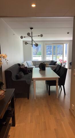 Nydelig leilighet med balkong og mulig parkering gallery image 3