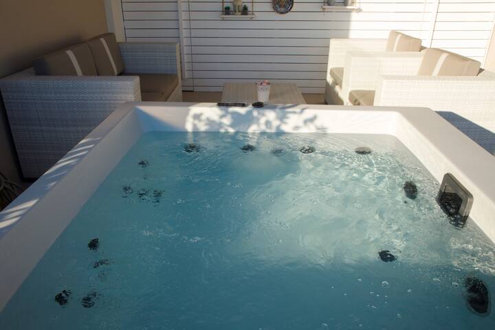 Amazing Acropolis View Penthouse with outdoor spa gallery image 5