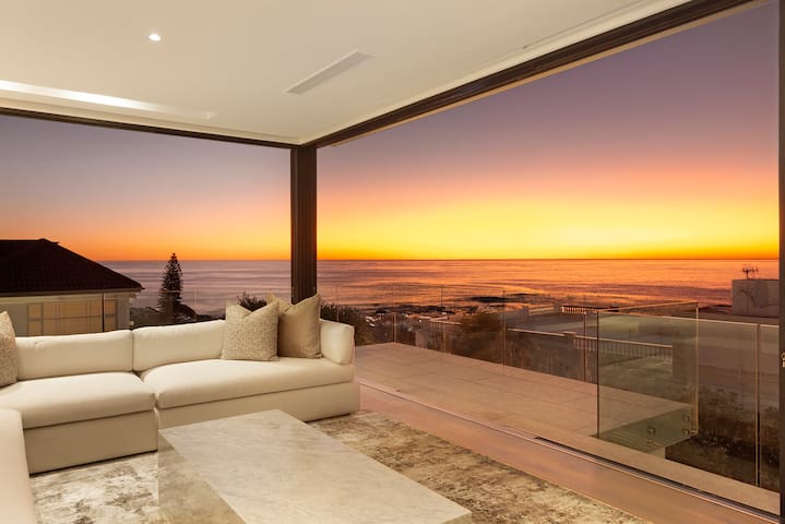 Lux Shamsa Villa with Heated Pool gallery image 2