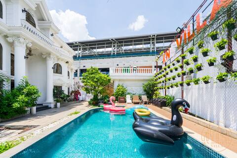 Luxury KN holiday Villa Large Pool Villa in the heart of Taodien, Ho Chi Minh City