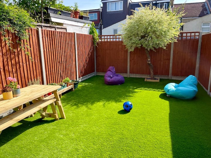 Modern refurbed apartment in central Walthamstow Apartments for Rent