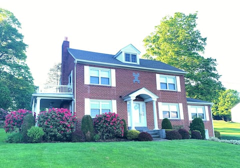 Charming 3BR house in the Laurel Highlands