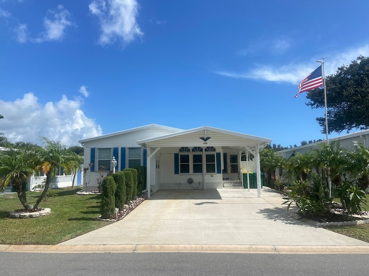 2 Bedroom/2 Bath House With Open Floor Plan - Sebastian Inlet State Park, Melbourne Beach