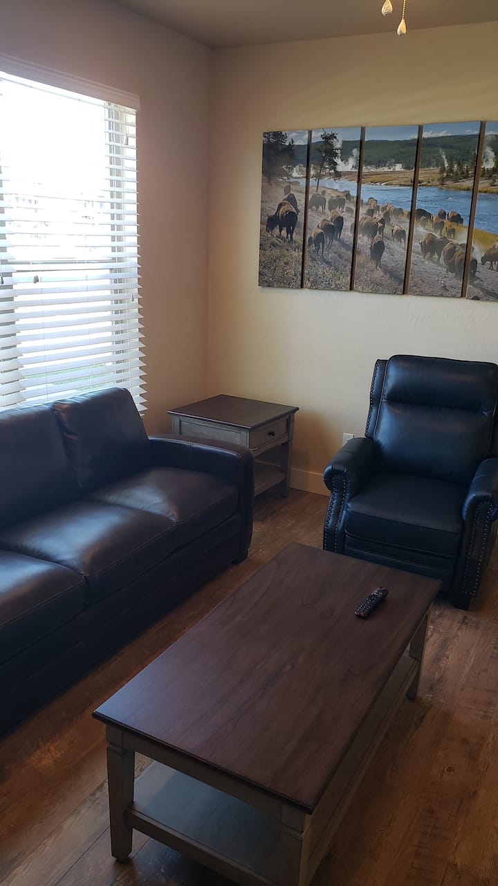 Versatile 3 Bedroom Townhouse In Convenient Loc. - Bozeman, MT