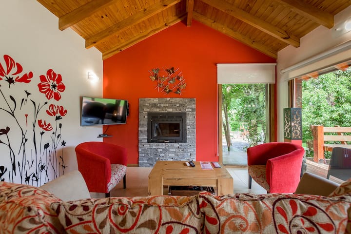 Amplísima Casa En El Bosque:pileta Climat+playroom - Villa La Angostura