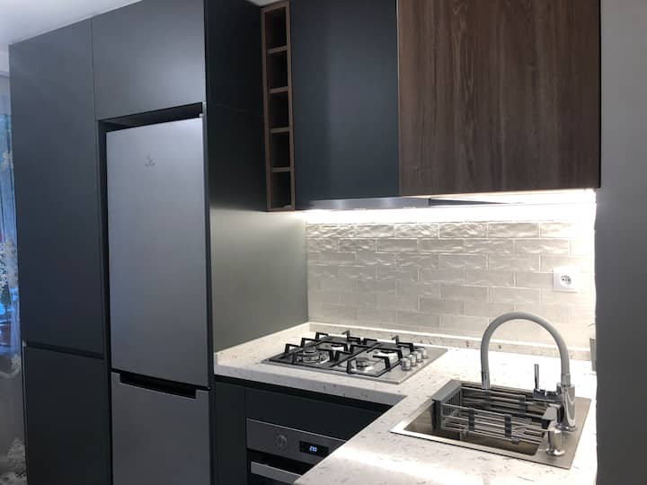 New Renovated Cozy Apartment Near Sea & Park - バトゥミ
