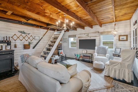 Lakeview | Pets! | Firepit | Fishing | 1.5 baths