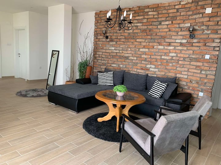 Lovely 3-bedroom Condo With Pool - North Macedonia