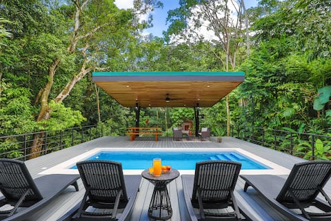 Jungle Treehouse, Private Preserve, 5 Min to Beach