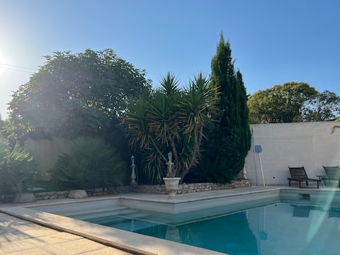 Nice townhouse with pool (sleeps 22)