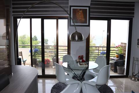 Luxurious Studio with amazing view to the sea