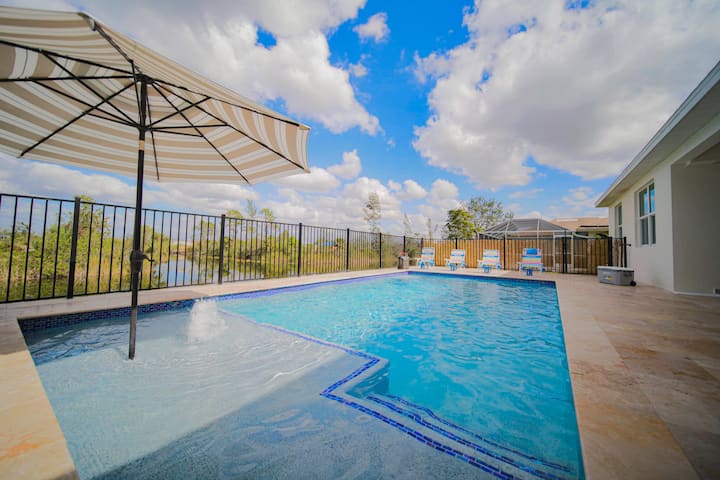 Luxury Living at Cape Coral (Heated Pool)