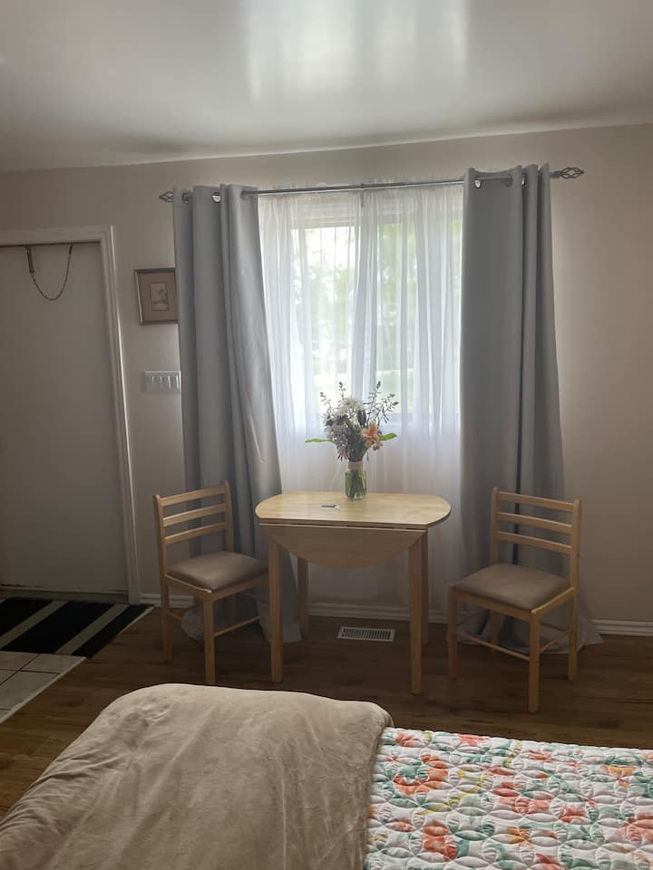 Murphy’s Motel Room 2 Hotels for Rent in Dacre, Ontario, Canada Airbnb