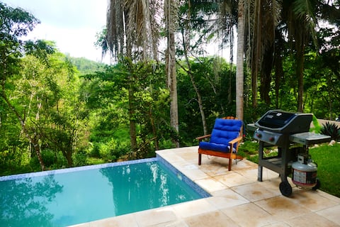 Rio Mantra-1 OR 2 Bedroom with a pool by the river