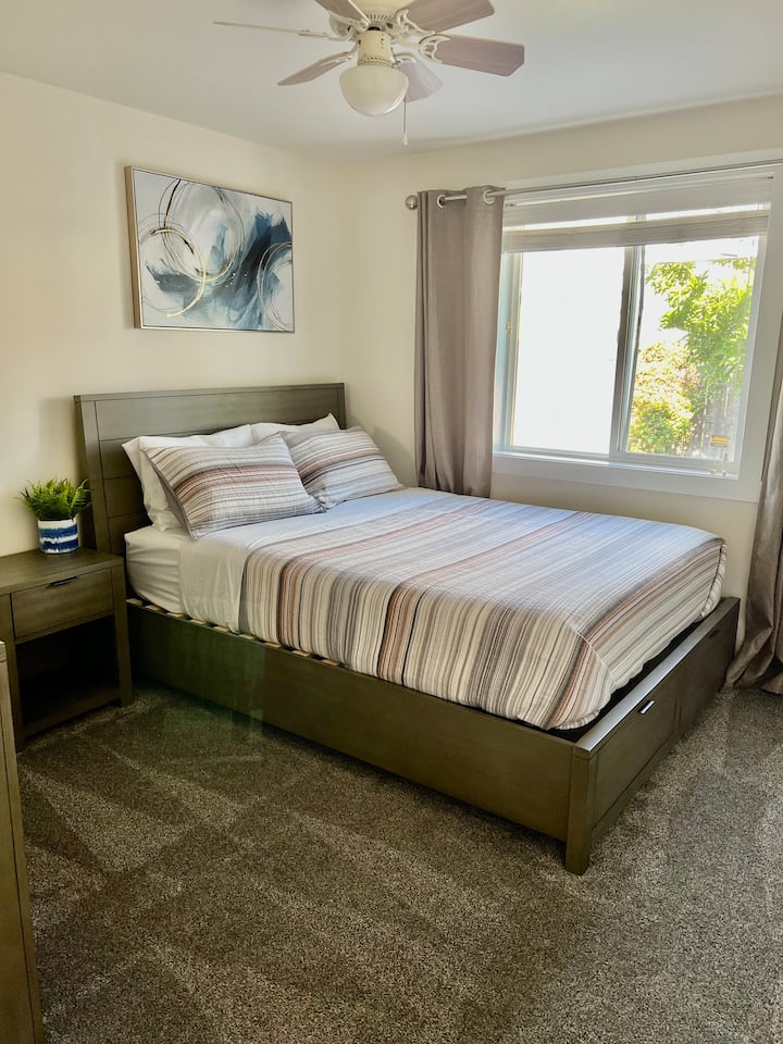 втора спалня с уютно двойно легло