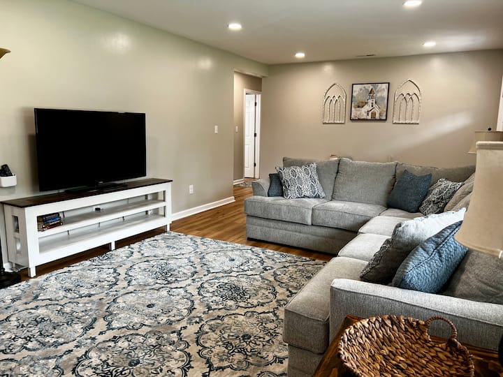 Midtown Parsonage | Hot Tub | Fire Pit | Pets - Wrightsville Beach, NC