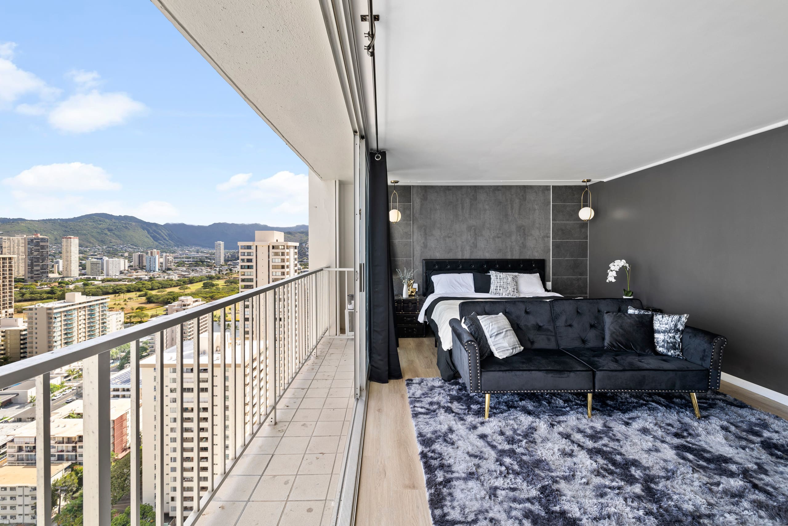 Condo in Honolulu · ★4.84 · 1 bedroom · 2 beds · 1 private bath - Image 1